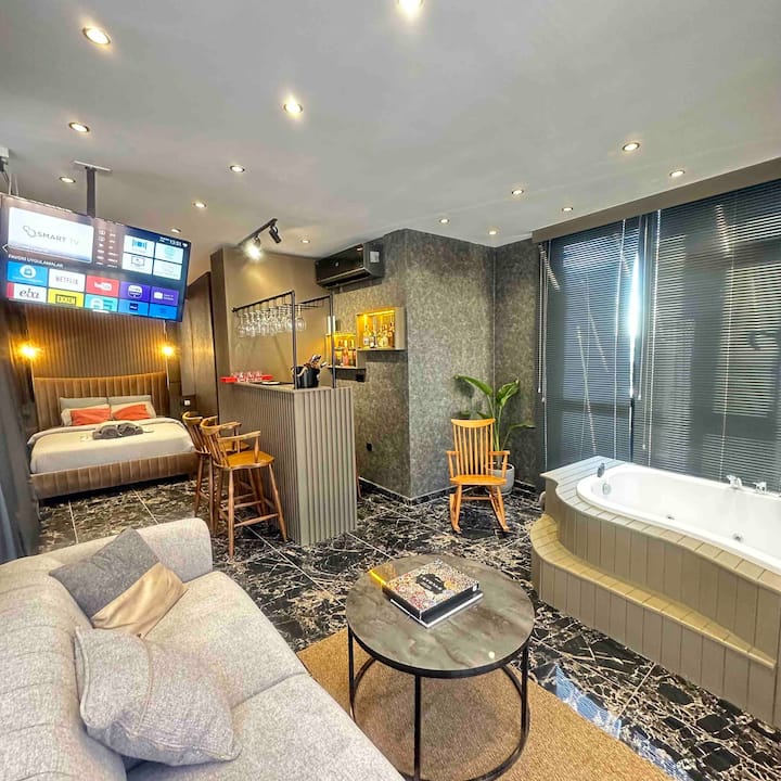 ŞEHRİN MERKEZİNDE LÜX SUİT BEYLİKDÜZÜ